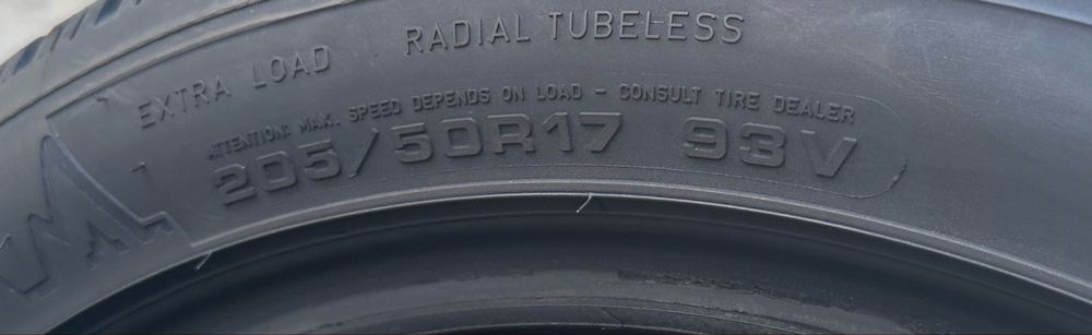 Шини 205/50 R17 Dunlop Резина