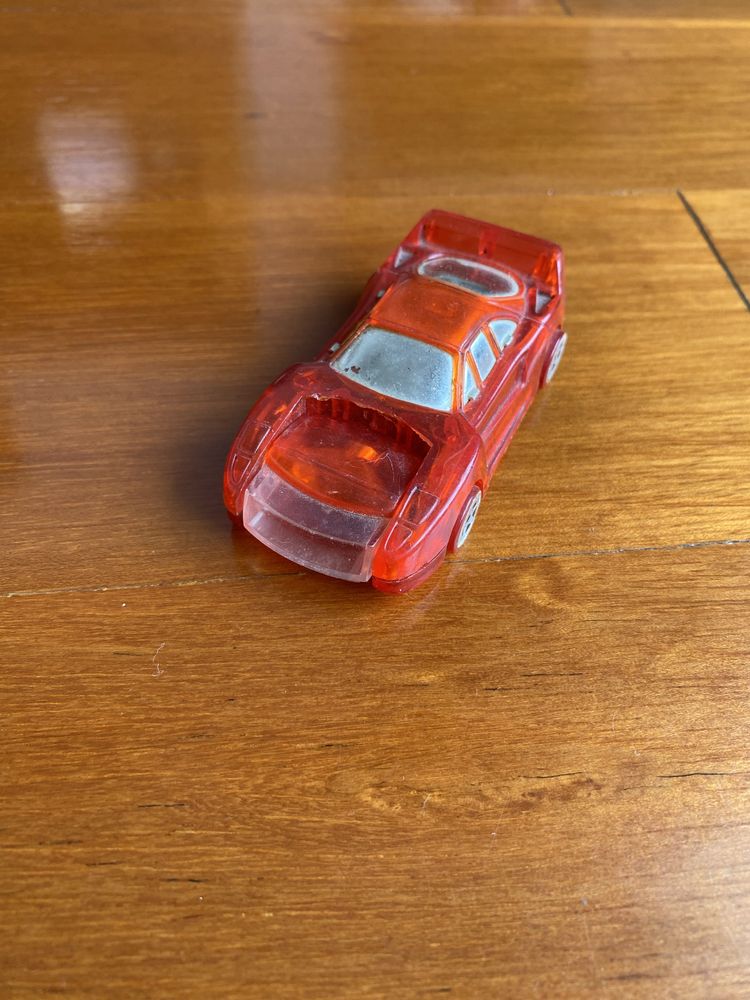 Carrinho de plastico vermelho lanterna vintage
