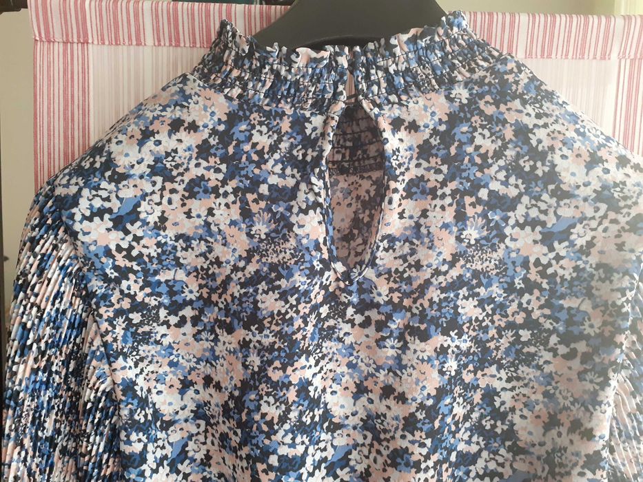 Blusa Tiffosi floral - tamanho S - Como nova