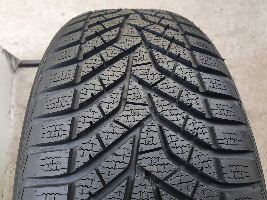 2x Yokohama Bluearth Winter V905  225/55r18  Nowe