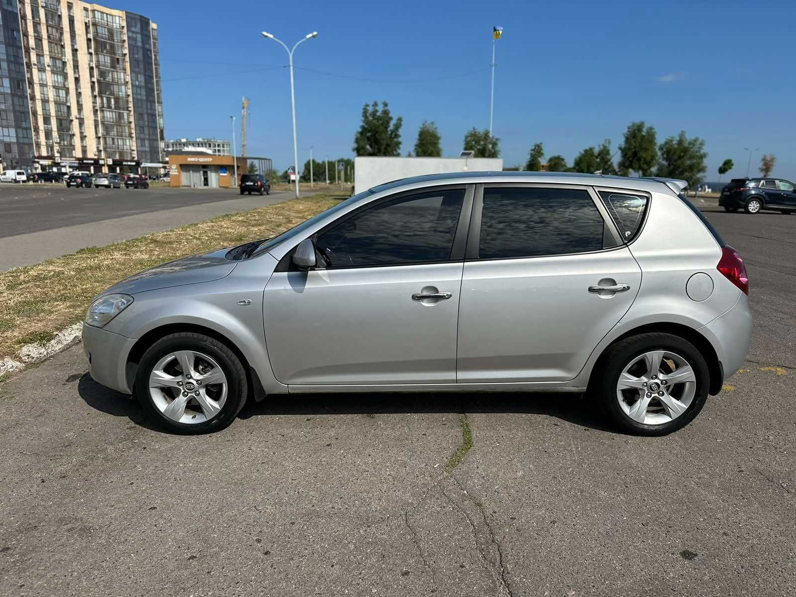 KIA CEED 2007 2.0  МКПП газ/бензин