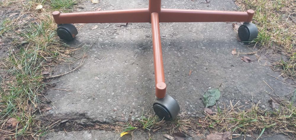 Столик під телевізор , компʼютер акваріум та інше