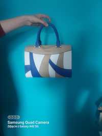 Niebieska torebka do ręki