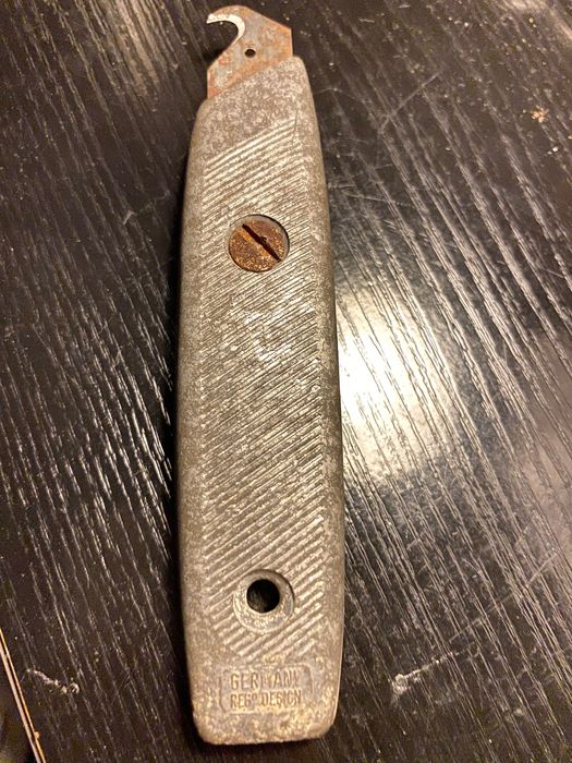 Ferramenta/cortador antigo