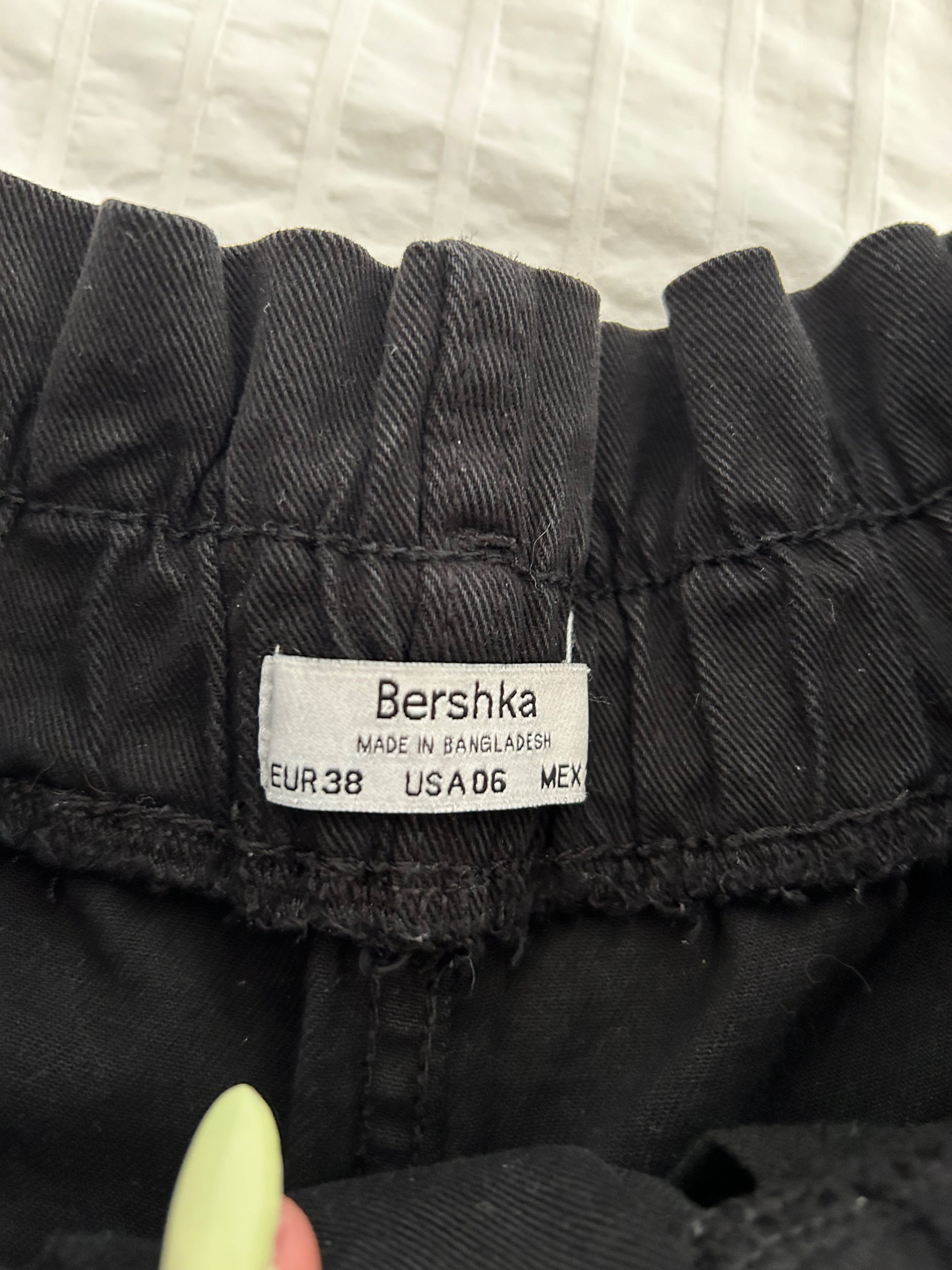 Calções pretos de ganga Bershka