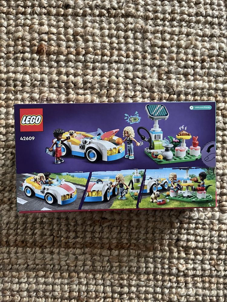 LEGO Friends 42609 - Samochód elektryczny i stacja ładująca