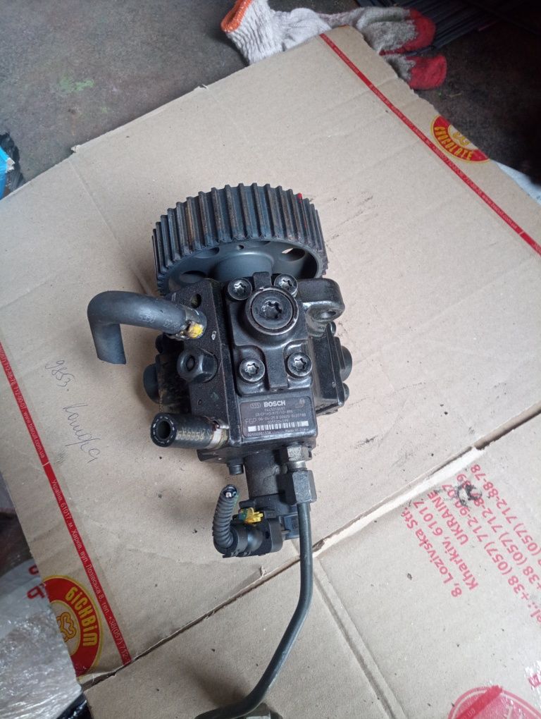 ТНВД паливний насос Opel Astra H Zafira B Vectra C 1.9 cdti 0445010097