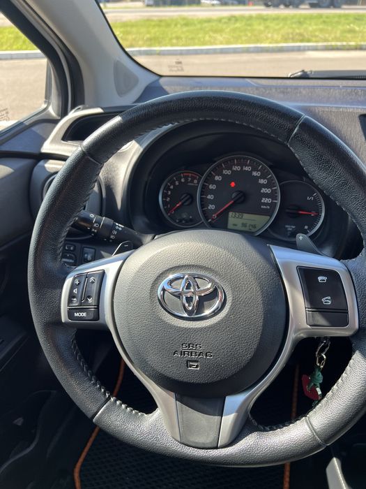 Toyota Yaris 2014р., офіційний автомобіль, без ДТП