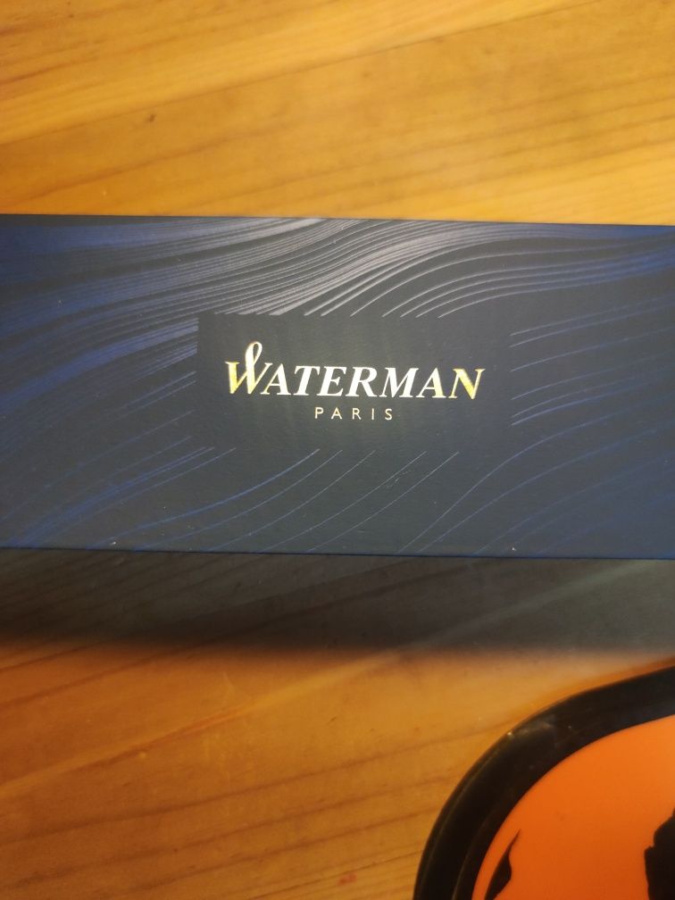 Caneta waterman nova