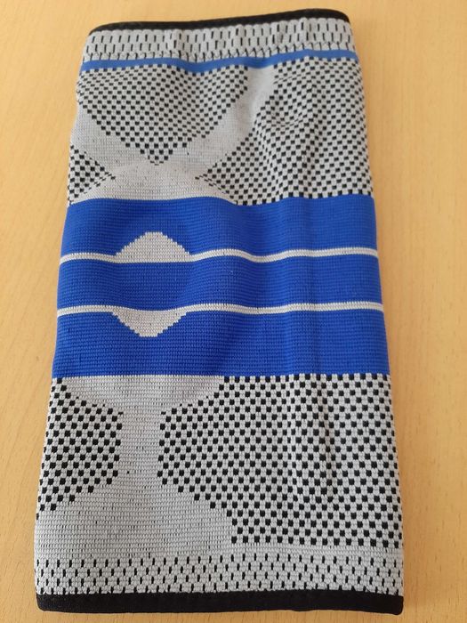 Коленный бандаж - фиксатор коленного сустава с силиконовым кольцом