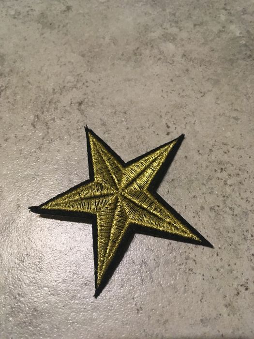 Naszywka na ubrania złota gwiazda