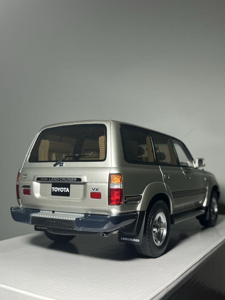 Toyota Land Cruiser | 1:18