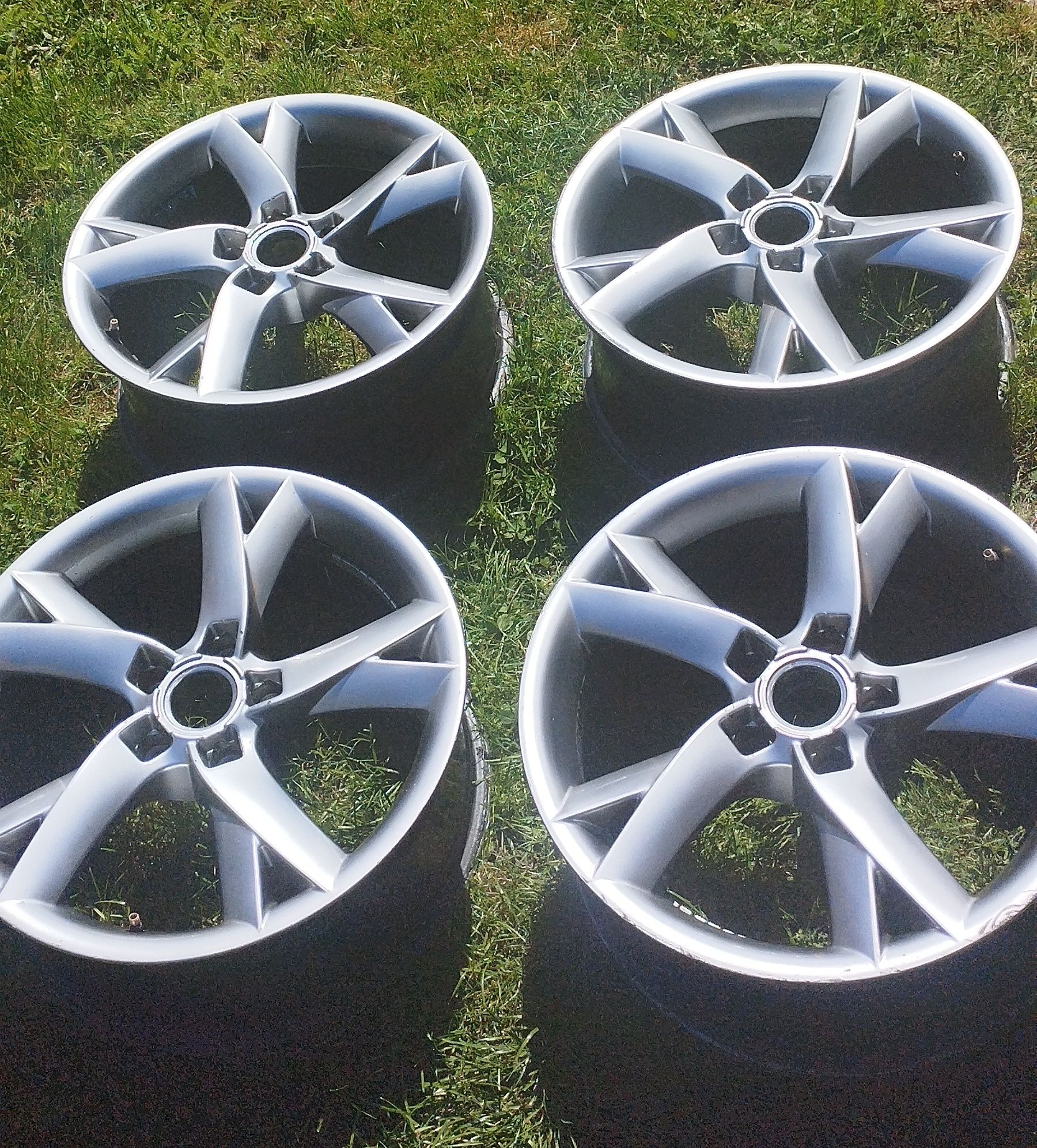 Komplet Felg , R17 , 5x112 , do A4 B8 , ET 35