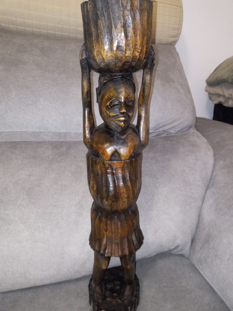 Figuras africanas em madeira