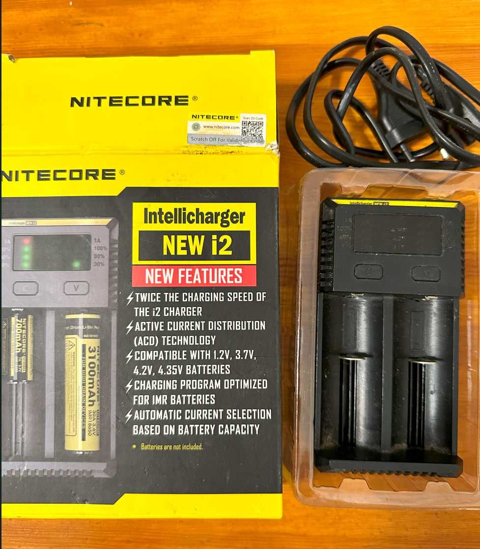 Зарядное устройство на 2 аккумулятора от Nitecore Intellicharger