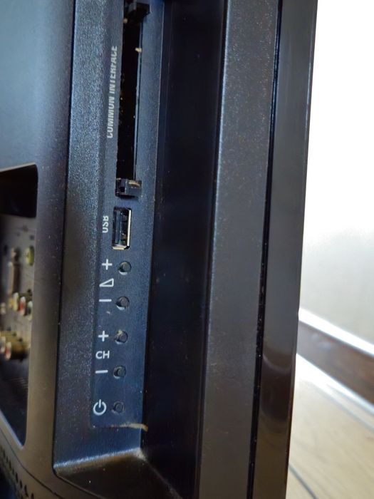Philips monitor TV LCD 22 cale HDMI USB SCART
