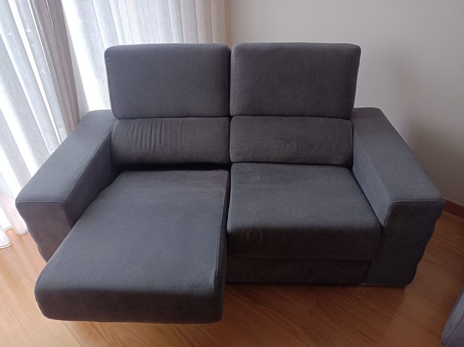 Sofá de dois lugares