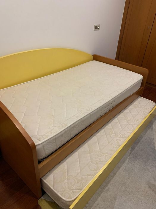 Cama solteiro e camiseiro
