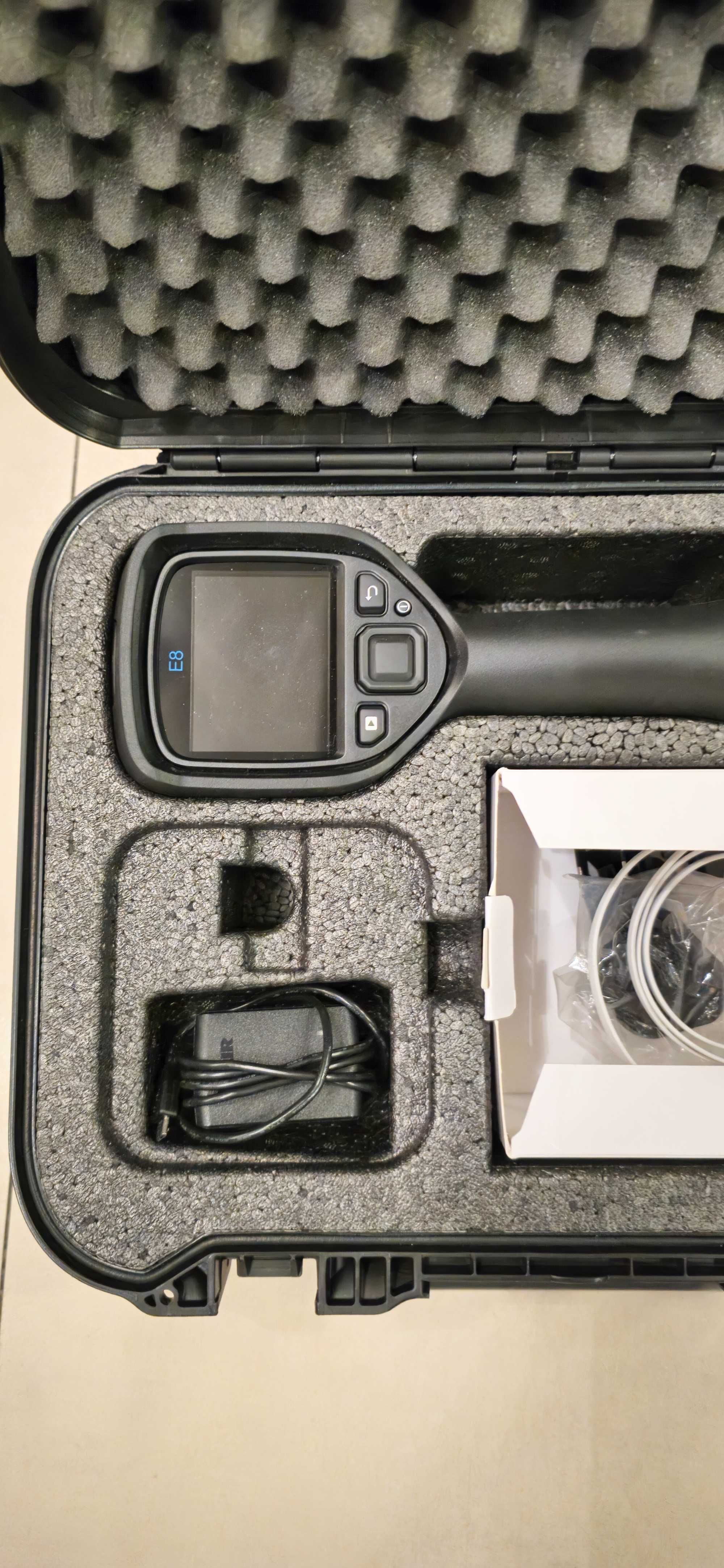 Kamera termowizyjna FLIR E8 Wi-Fi. IR Camera.  Cały Komplet.