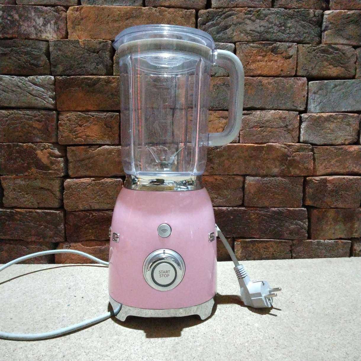 Блендер Smeg BLF03PKEU
