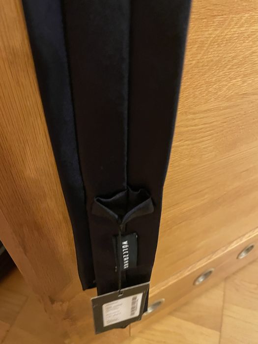 Sprzedam nowy krawat z metką marki Wólczanka