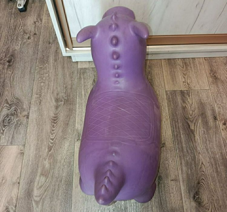 Дитячі іграшки. Надувний коник, Інструменти та прибори. Розпродаж