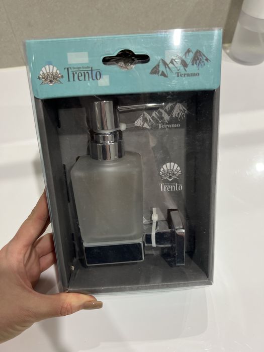 Дозатор для мила Trento