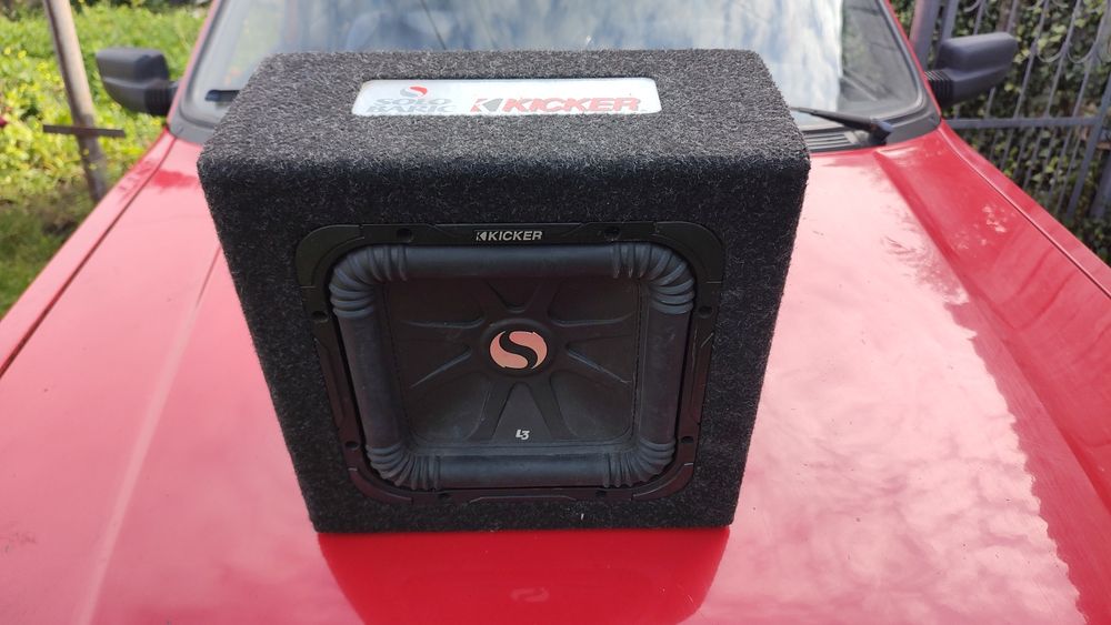 Автомобільний сабвуфер Kicker Solo-Baric L3 у корпусі