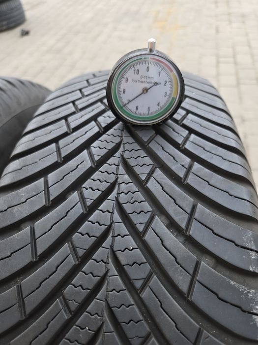 215/70R16 Vredestein Quatrec