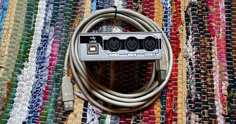 M-AUDIO MIidisport 2x2