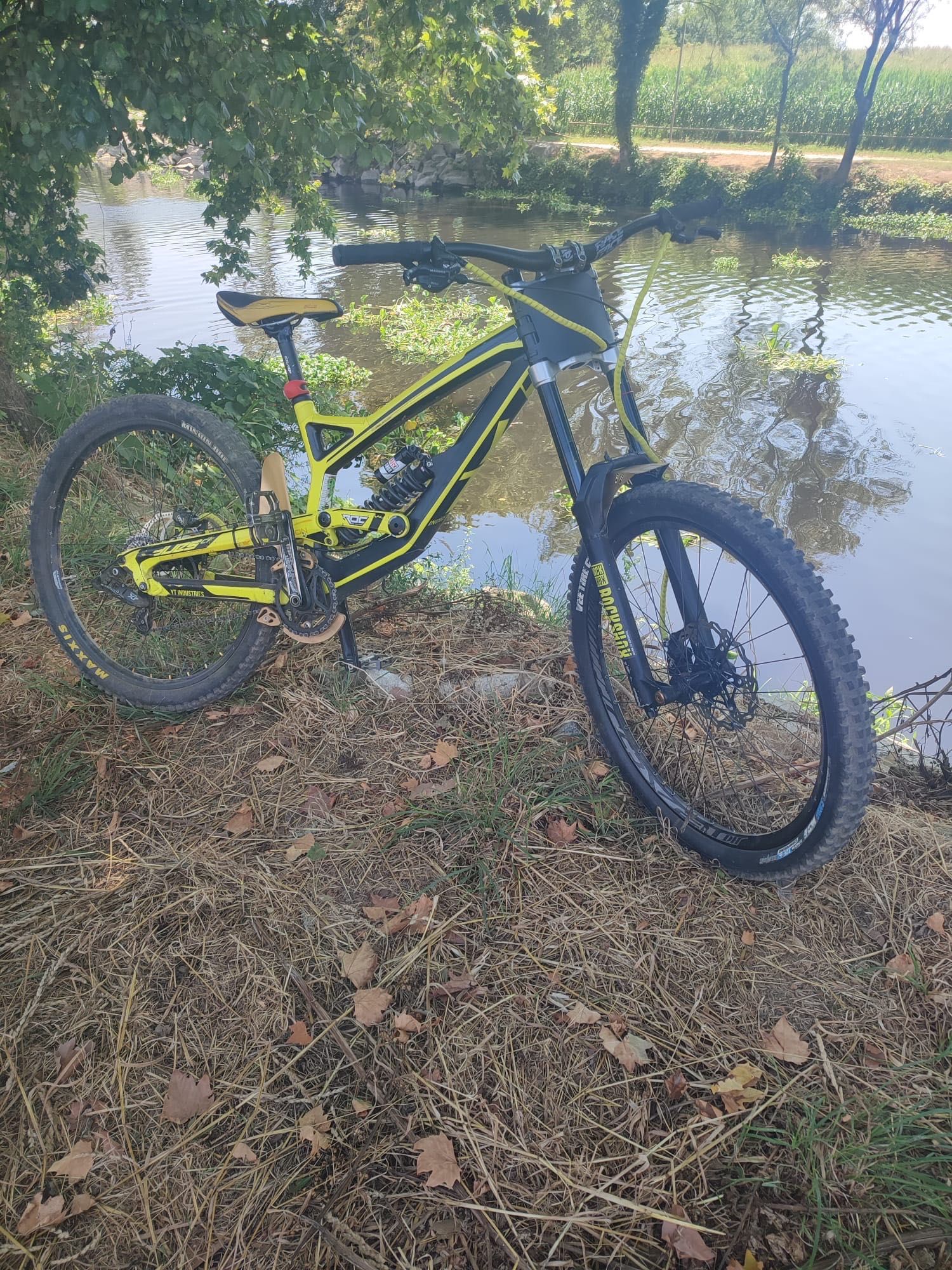 Yt tues Downhill