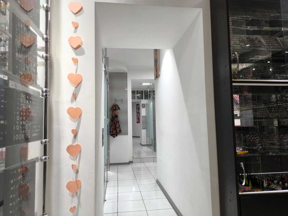 Проодам срочно магазин-студия 88кв