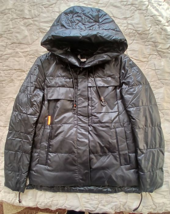 Гарна куртка для дівчинки