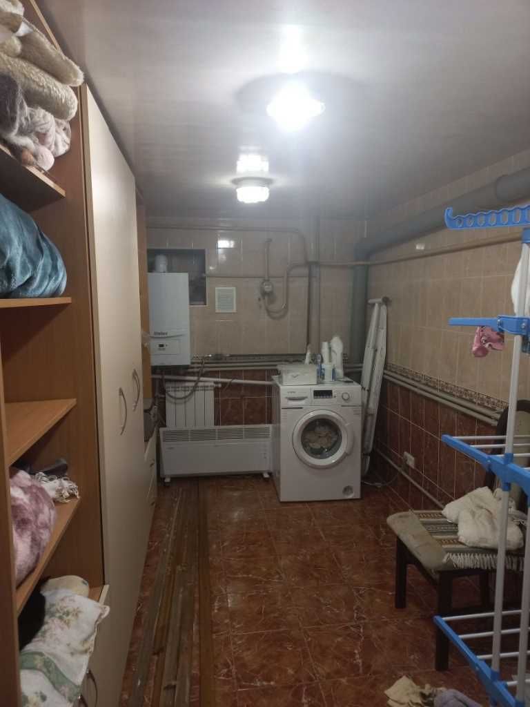 Затишний будинок на Юрівці