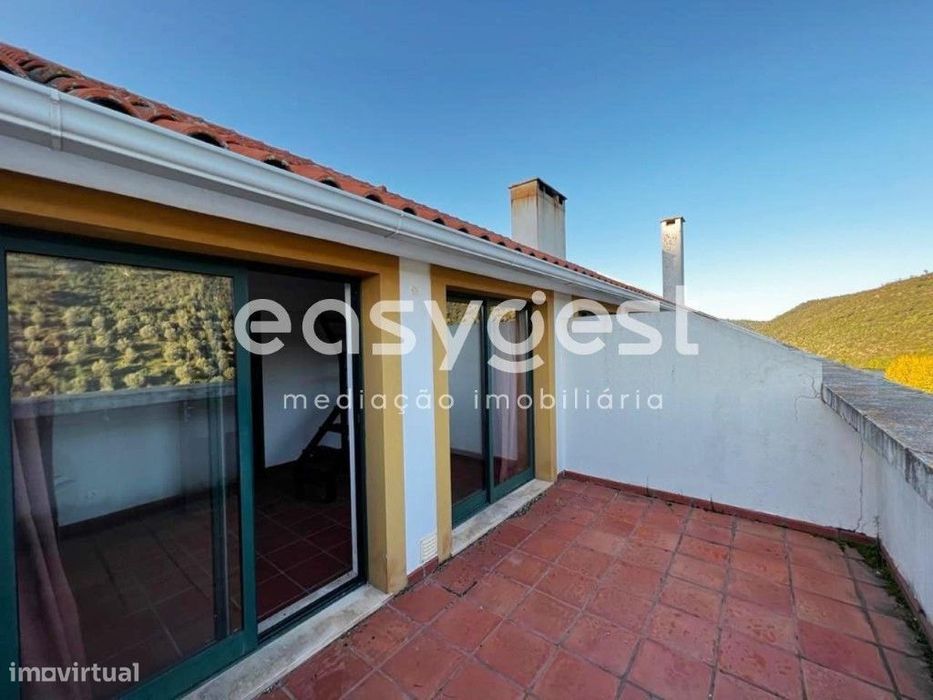 Apartamento T2 em bom estado, boas áreas e excelente localizaçao