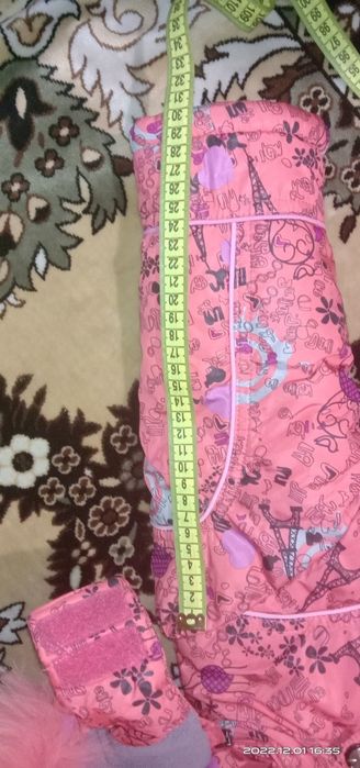 Продам зимнюю куртку на девочку