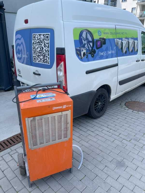 bezgotówkowe osuszanie po zalaniu, podposadzkowe wynajem osuszaczy