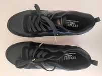 Par de sapatilhas para senhora, marca Skechers Originals, nº 39