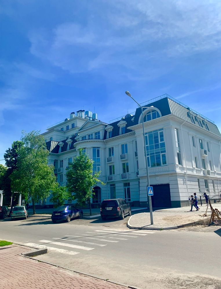 ЖК Парковий. Новобудова в центрі. Після забудовника