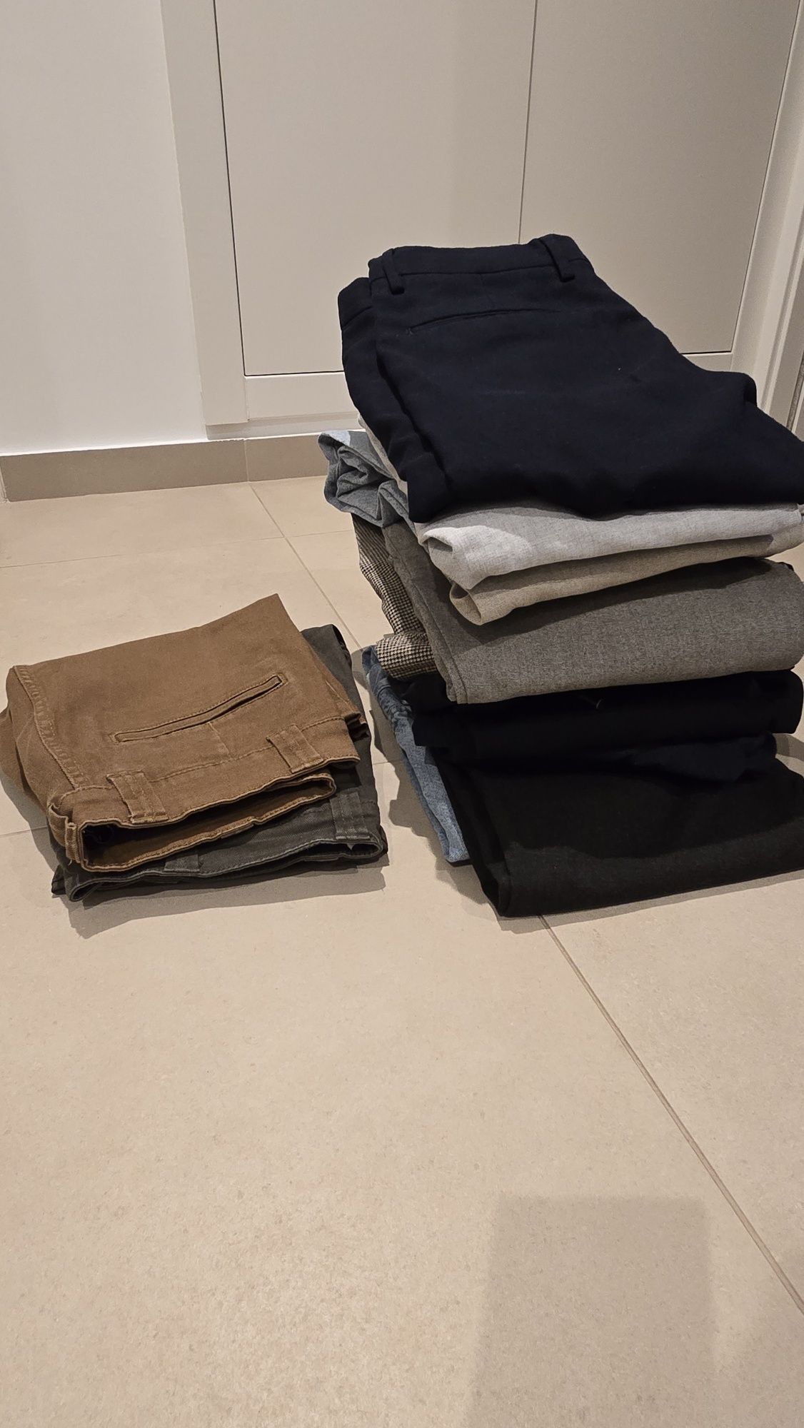 17 pares de calças + 13 camisas + 2 polos + 2 calções como novos