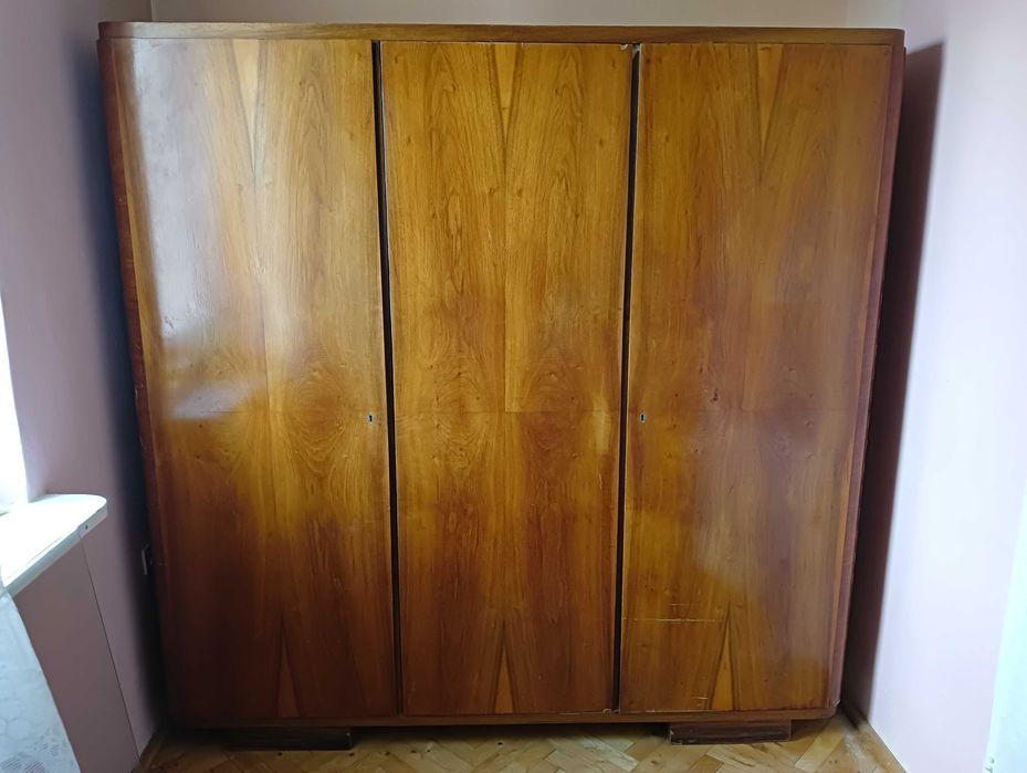 Szafa drewniana trzydrzwiowa lata 60te