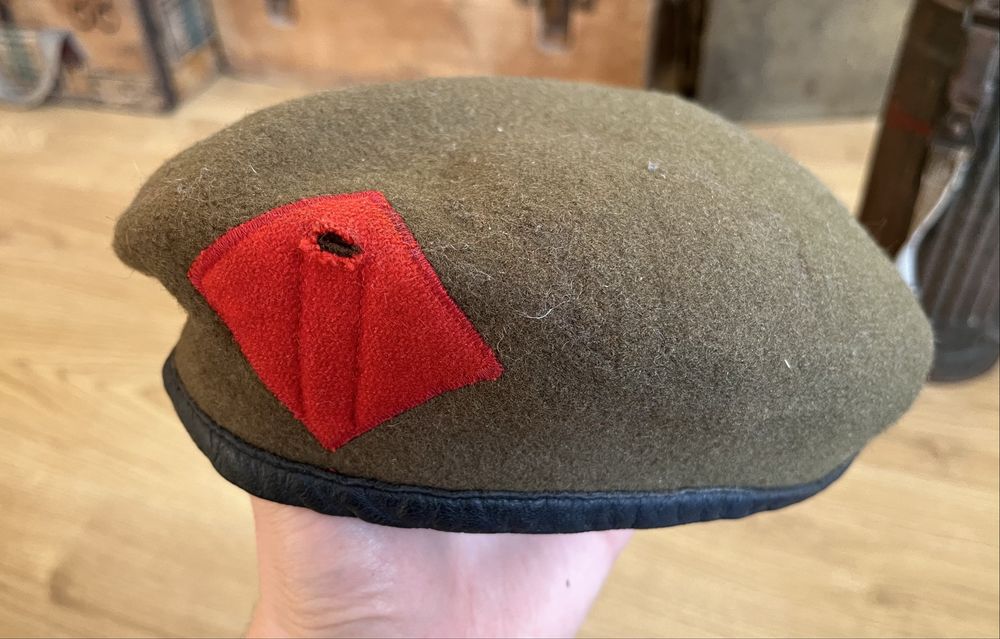 Brytyjski angielski beret wojskowy Duke of Lancaster's Regiment