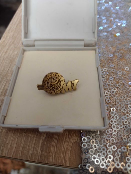 Odznaka i wpinki PRL