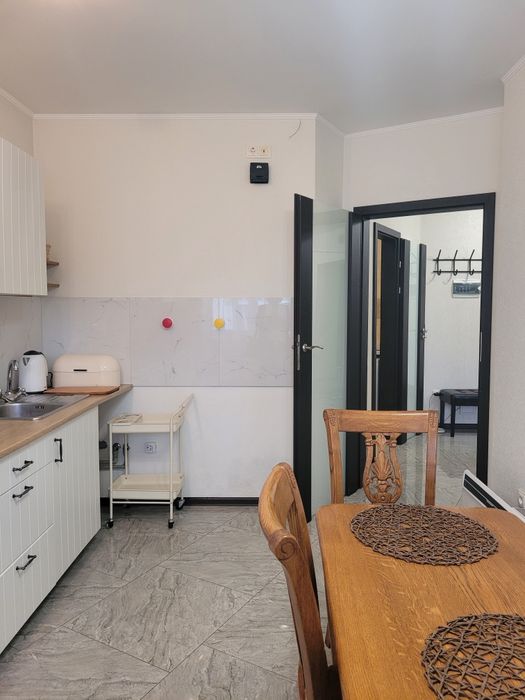 Оренда 1 км.кв.Нац.Гвардії (міст.Паркове),поряд Центр,парк,озеро,є все