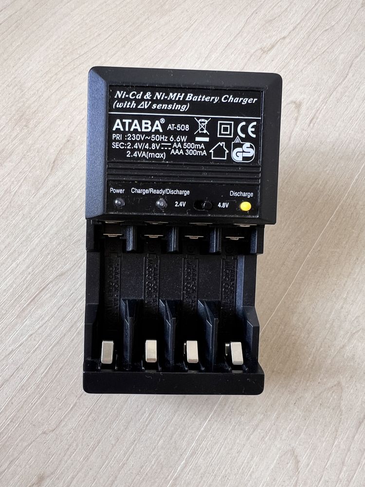Зарядное для аккумуляторов Ataba