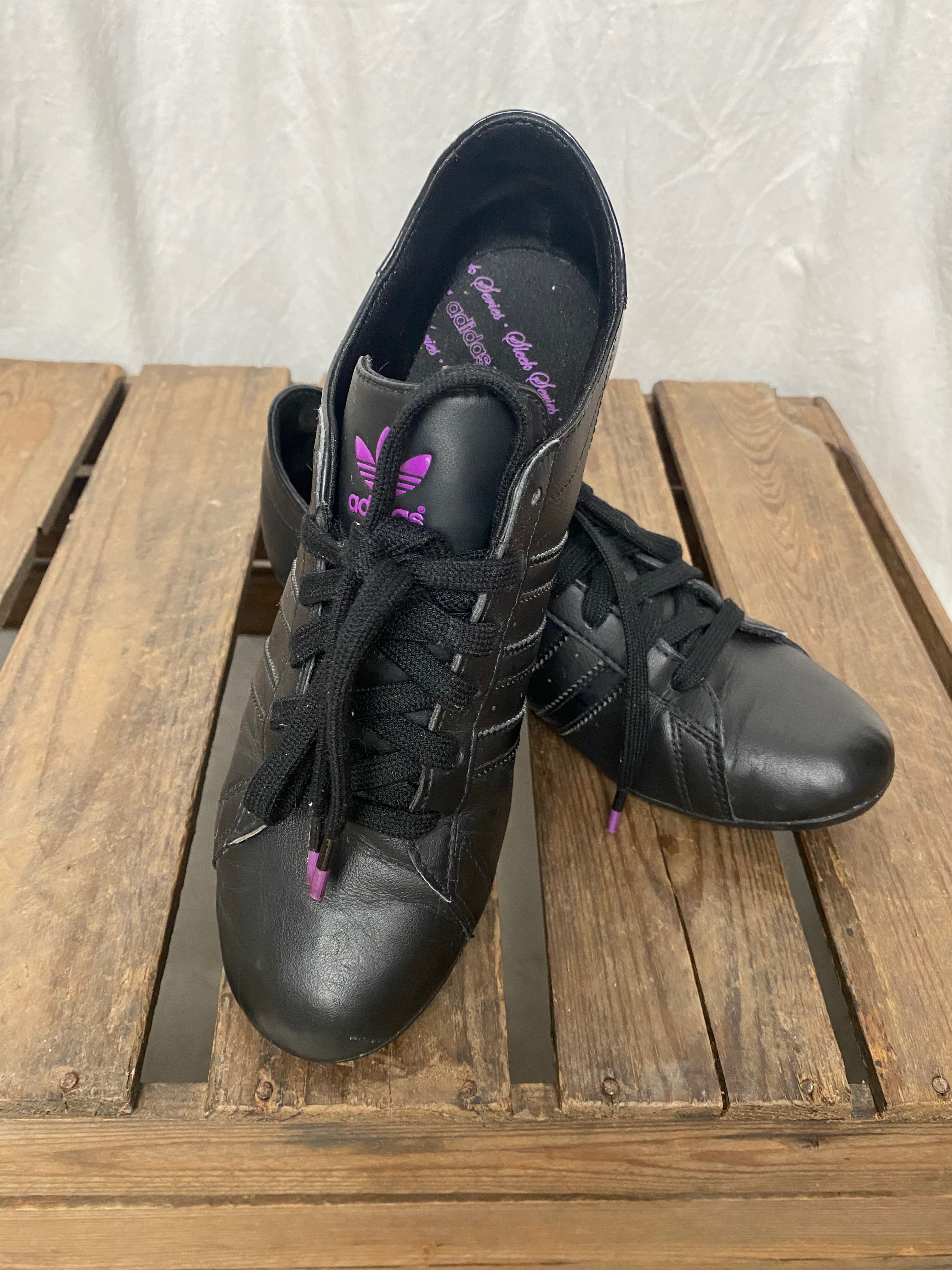 czarne sneakersy adidas fioletowe skóra naturalna sleek series 39