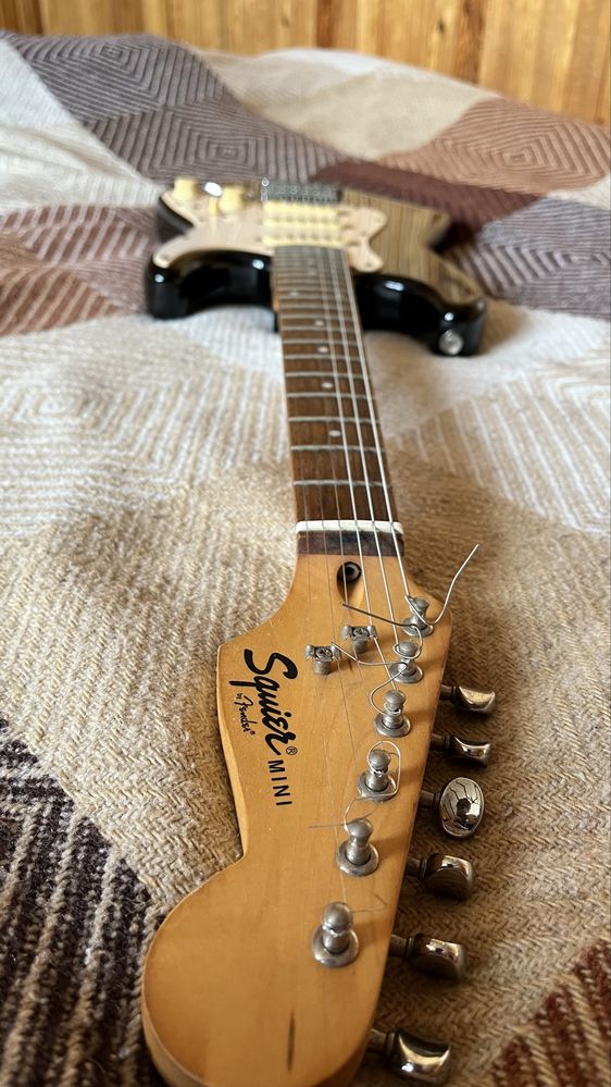 Squier mini by Fender