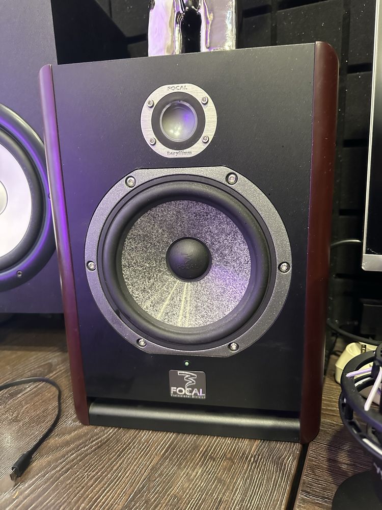 Студійні монітори Focal Solo6 Be RED Студийные мониторы 6,5"