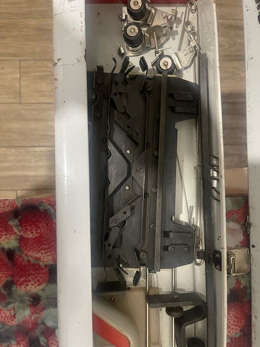 Вязальная ручная машинка НЕВА 4.1 новая