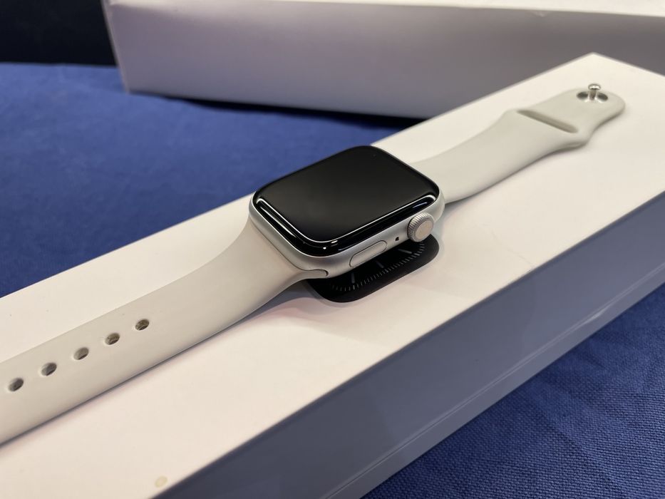 Apple Watch 5 44mm aluminum